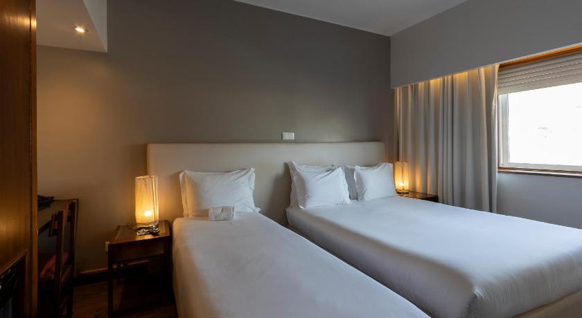 维亚纳堡 Hotel Rali Viana 3星级 酒店 大堂