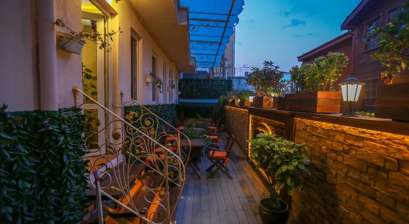 Kaftan Hotel - image 4