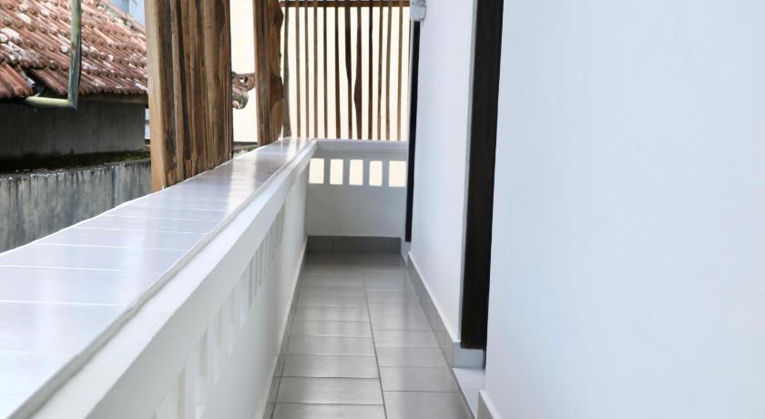 MS Hotel. Kuta - 15 Second to the Beach By MS - image 6