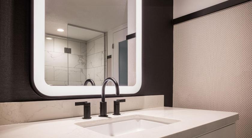 Ảnh của Versailles Balcony Room King (Versailles Balcony Room King) 6