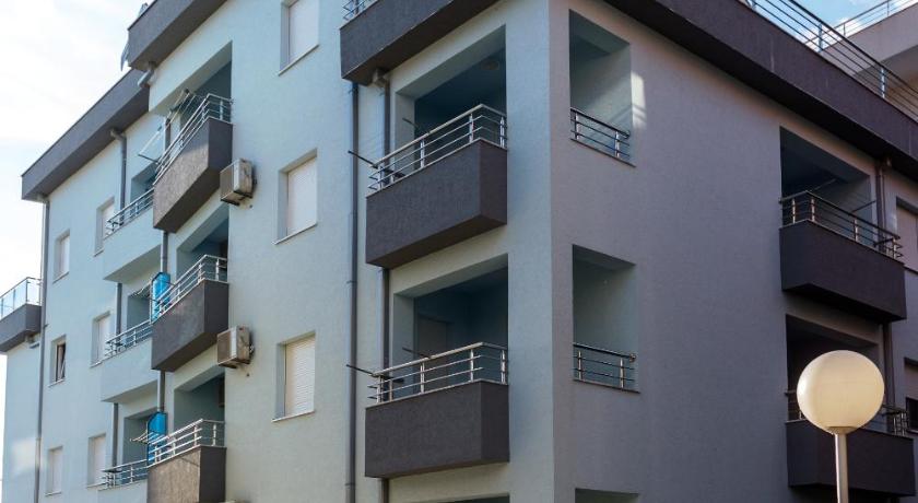 Apartmani Barovic Becici — Hotel in Budva