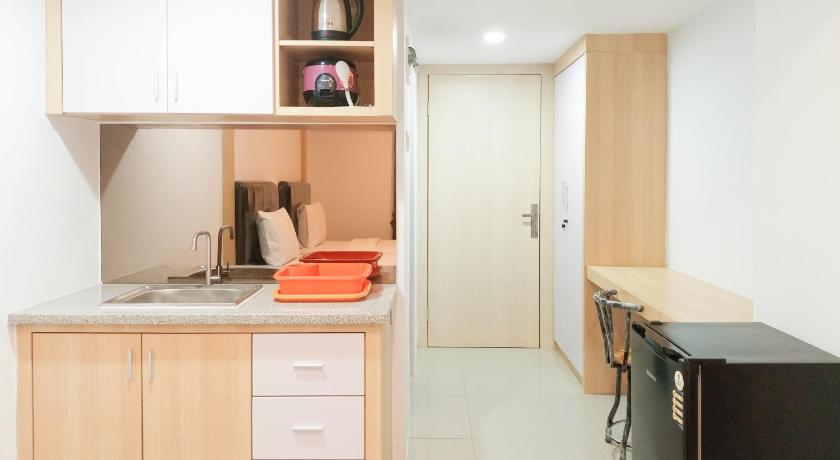 Cozy Studio Room at De Prima Apartment By Travelio - image 7