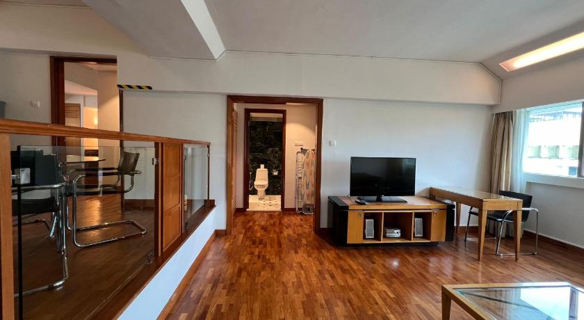 Image of 2-Bedroom Deluxe Suite 4