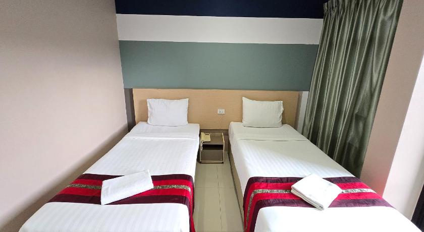 Image of Superior Twin Room 15