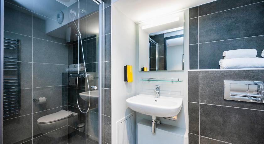 Image of Standard Sleeps 3 2