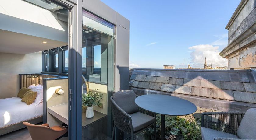 RIGH Residences  - image 10