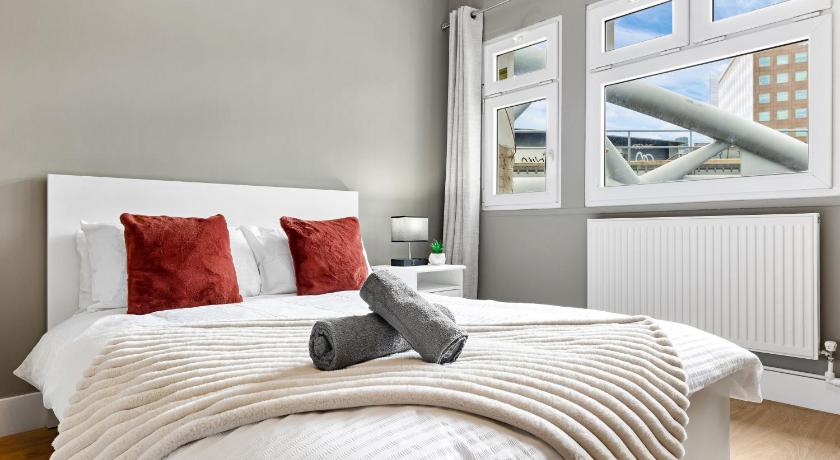 Image of Double Room with Private Bathroom 12