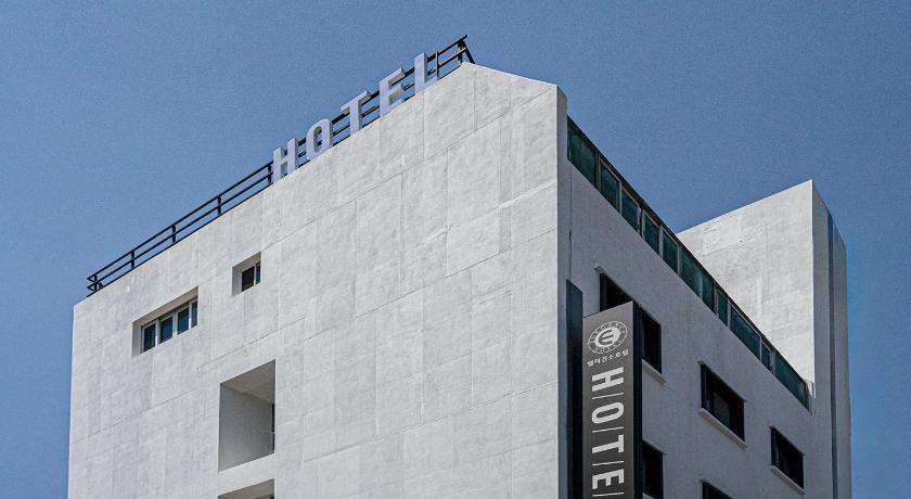 キョンジュ Elegance hotel hwangridan ホテル 施設