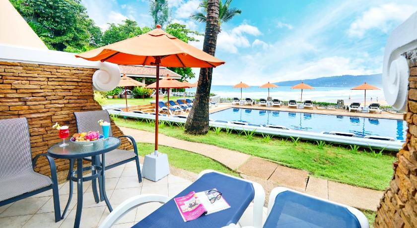Image of Deluxe Pool 6