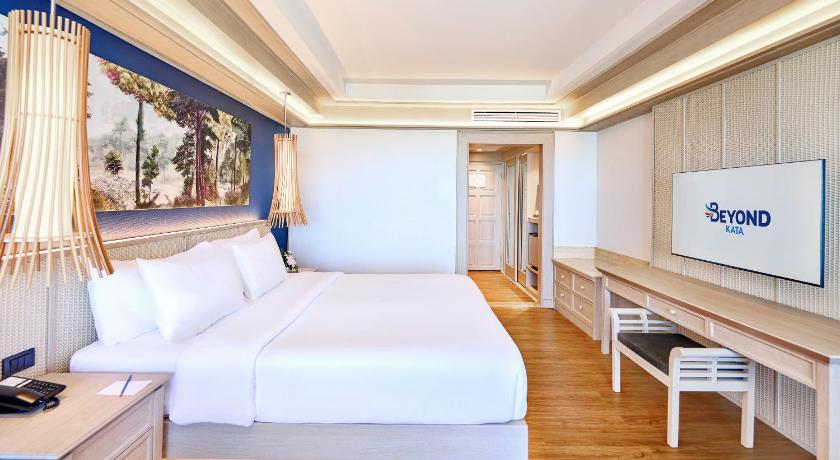 Image of Deluxe Premier Seaview Room 11
