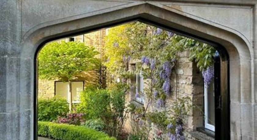 オングル The Talbot Hotel, Oundle , Near Peterborough - The Coaching Inn Group 4つ星 ホテル レストラン