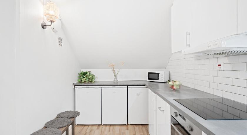 Image of Double Room with Shared Bathroom 13