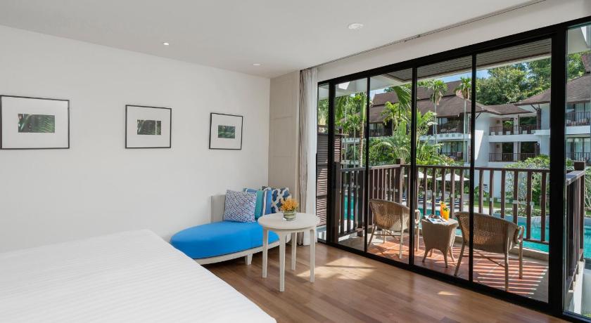 Image of Superior Pool View King Room 4