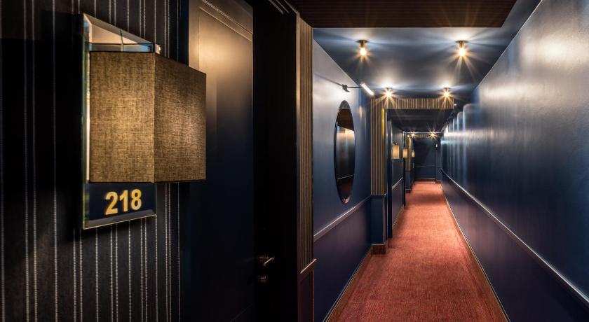 ベルリン Hotel AMO by AMANO Friedrichstraße 3つ星 ホテル プール