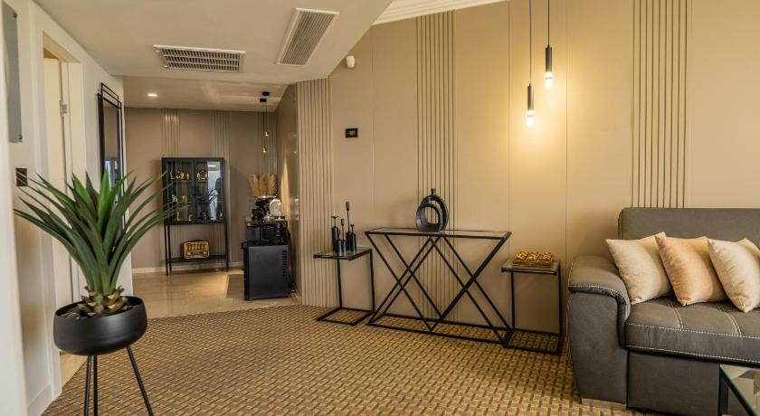 Image of Executive Suite 4