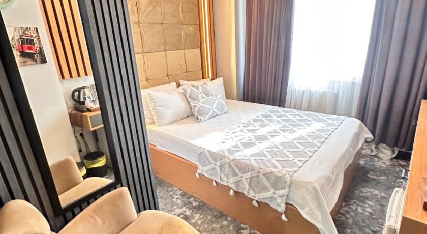 Taksim Cetinkaya Suite - image 10