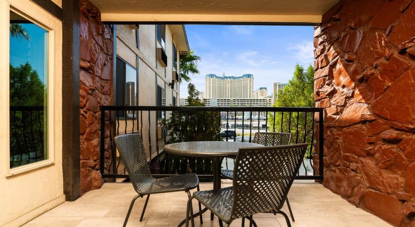 Image of 2 Queen Beds Suite Non-Smoking 14