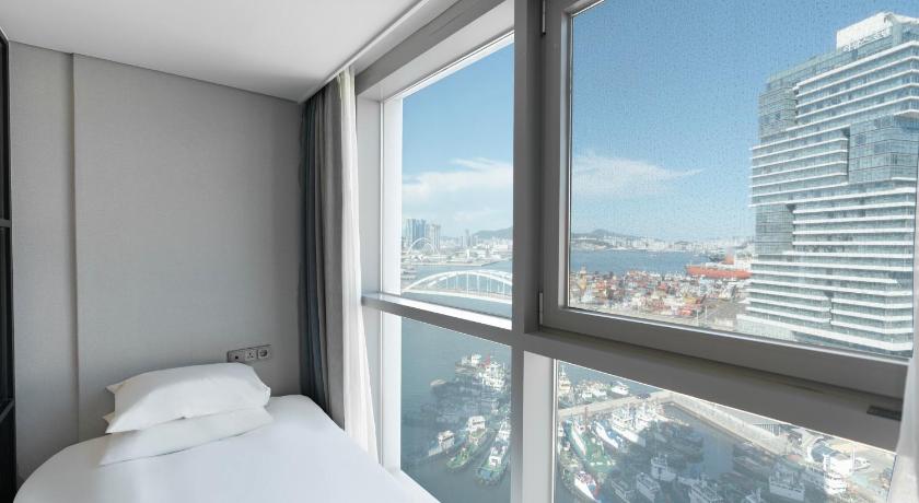 Northharbor Hotel - image 3