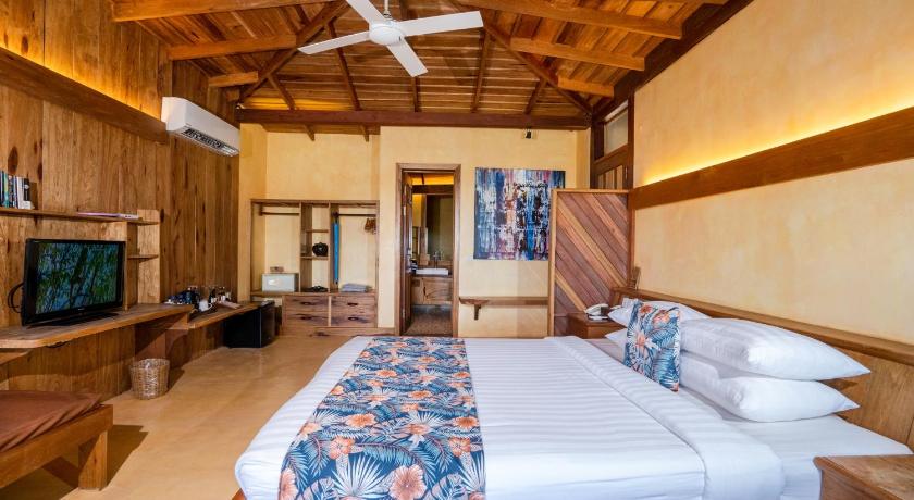 Image of Sunset Retreat with Private Balcony 4