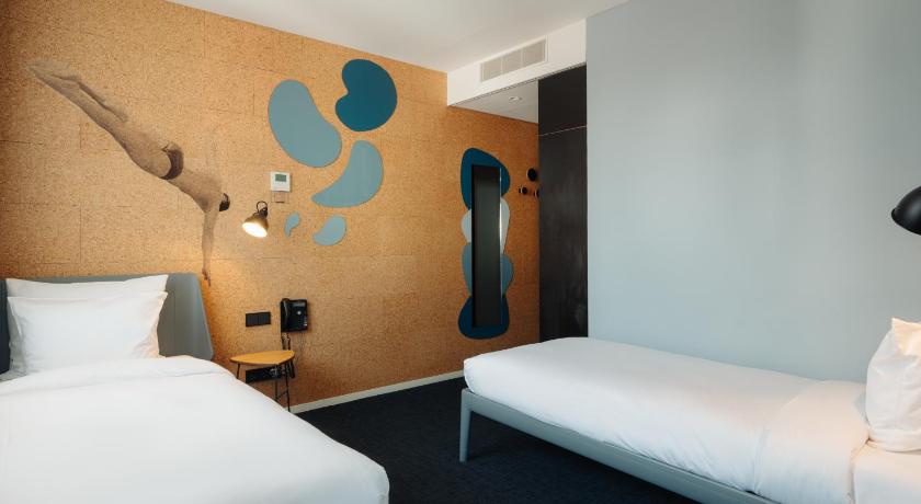 Image of Twin Room 1