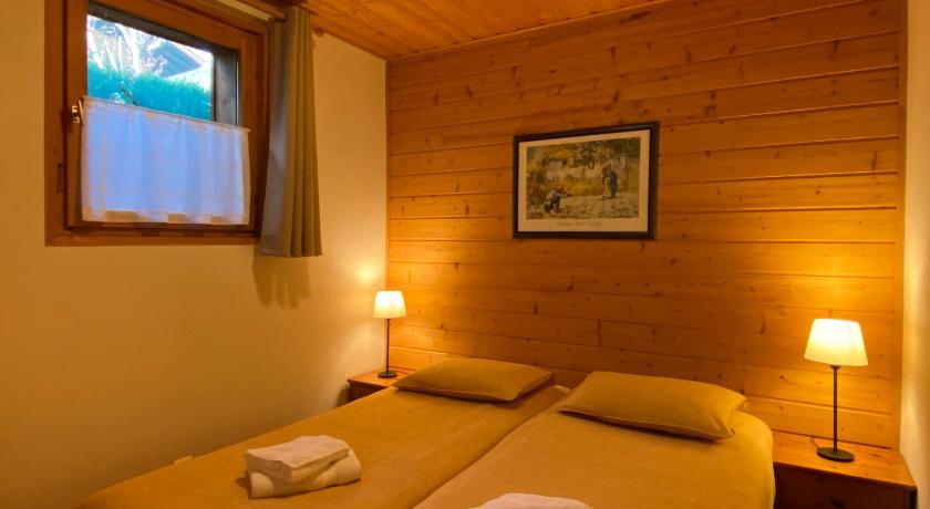 라 샤펠르 다봉당스 La Joly - ChaletYap 4성급 게스트하우스 레스토랑