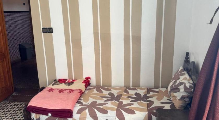 Image of Standard twin shared facilities 3