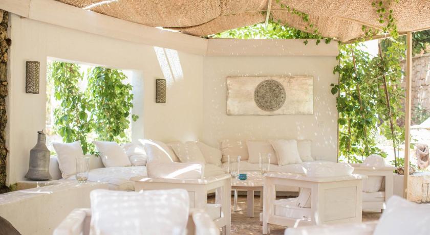 Lycia Hotel - image 3