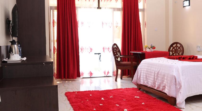 Image of Queen Room with Two Queen Beds 7