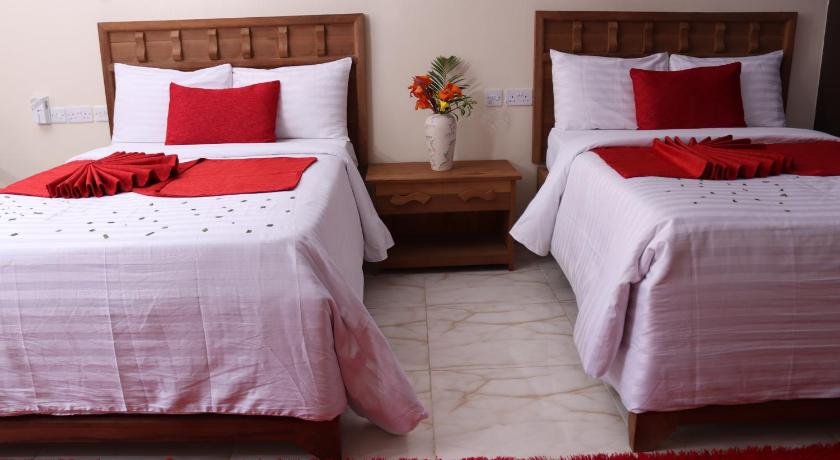 Image of Queen Room with Two Queen Beds 8