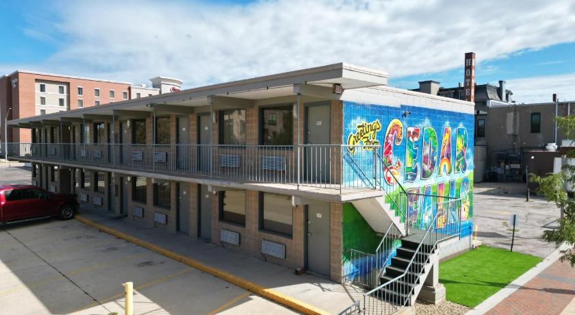 Cedar Falls (IA) Lindell Motor Lodge - Downtown Cedar Falls Studio With Free Gated Parking! 2-Star Accommodation exterior