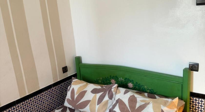 Image of Standard single shared facilities 0