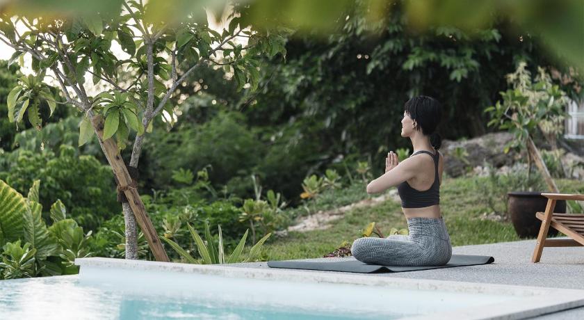 沖縄本島 momo 4つ星 シングルルーム プール