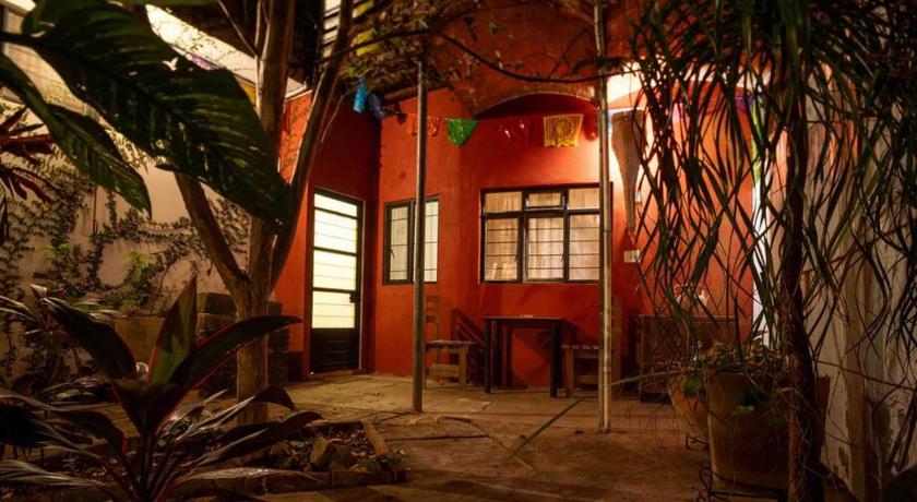 オアハカ chill green beautiful downtown area TV good Wifi 1つ星 シングルルーム 外観