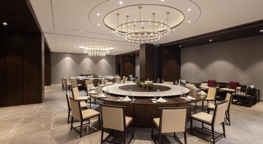 Home2 Suites by Hilton Chengdu Huaizhou New City – Chengdu, IL