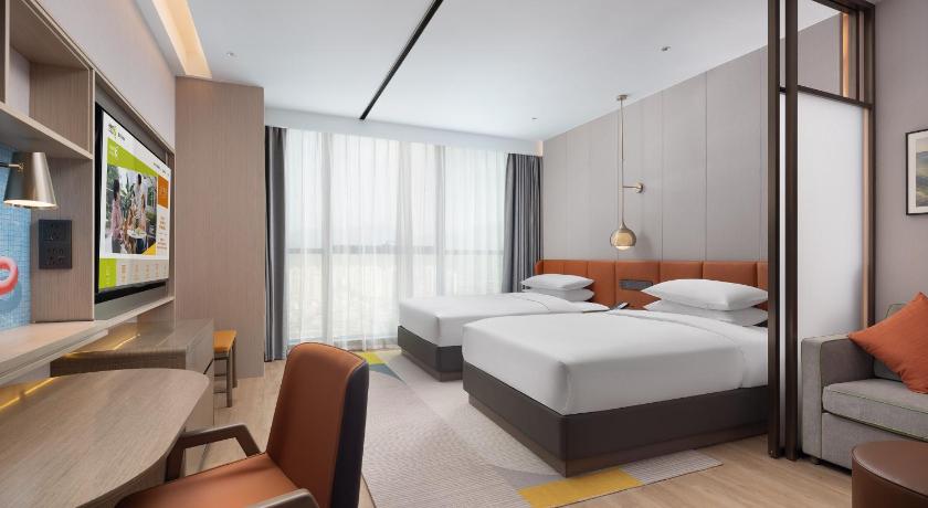 Home2 Suites by Hilton Chengdu Huaizhou New City – Chengdu, IL