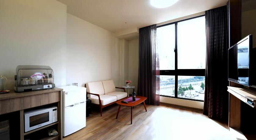 Image of Executive Suite with Balcony 7