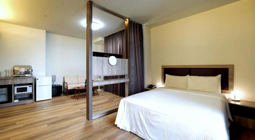 Image of Executive Suite with Balcony 4