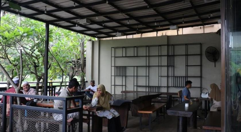 CREW EXPRESS Hotel - image 24