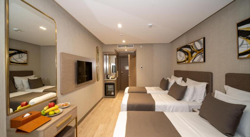 Image of Triple Room 0