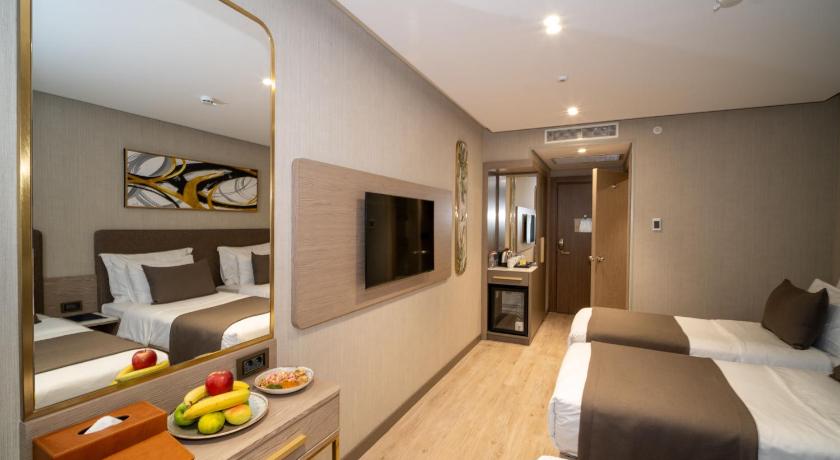 Image of Triple Room 1