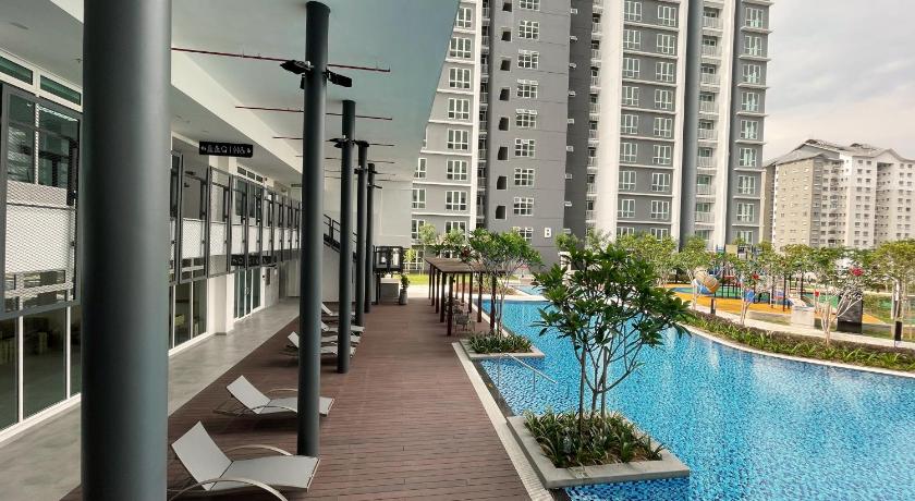 121 Residences @ The Homez Near One Utama Starling - image 10