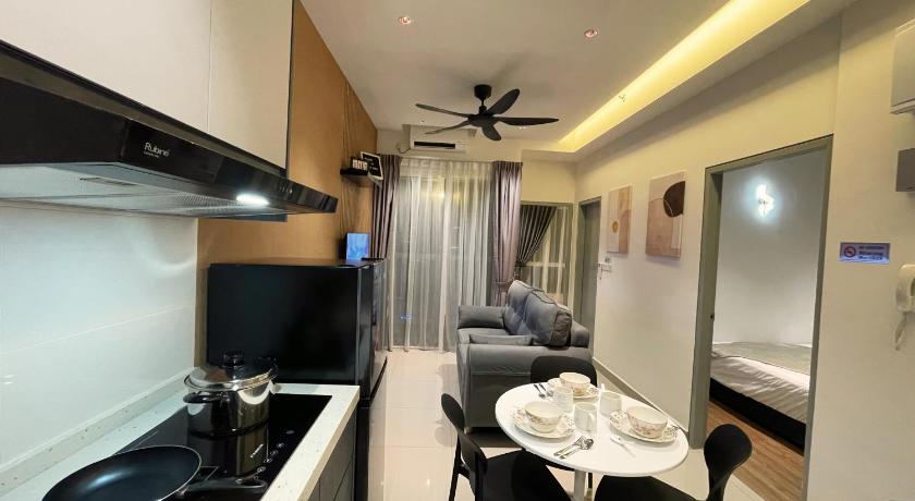 121 Residences @ The Homez Near One Utama Starling - image 5