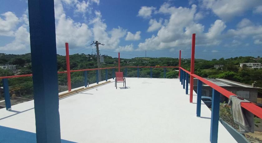 别克斯 Rooster Run Camping is a - rooftop & elevated camping experience! Incredible views of The Rain Forre 3星级 民宿 大堂