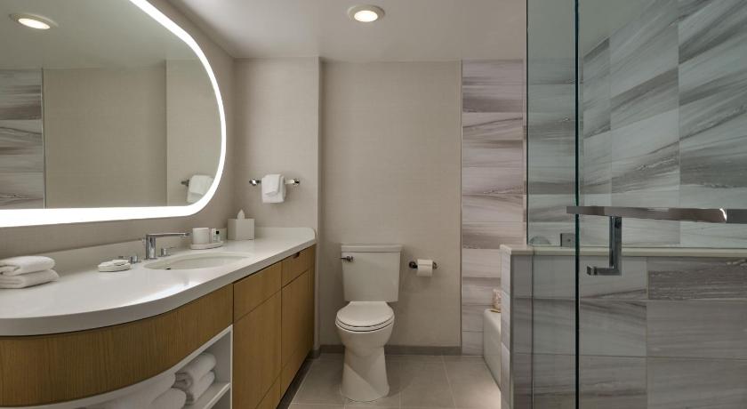 Immagine di Junior Suite, 1 King, Non-Private Sofa bed, Harbor view (Junior Suite, 1 King, Non-Private Sofa Bed, Harbor View) 8