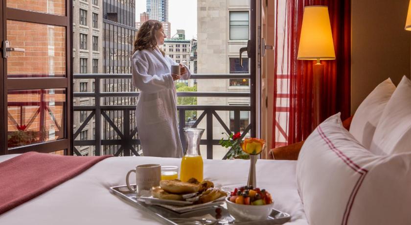 Image of Balcony King 1