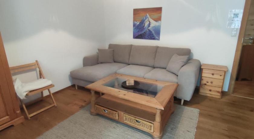 Image of Apartment with Mountain View 4