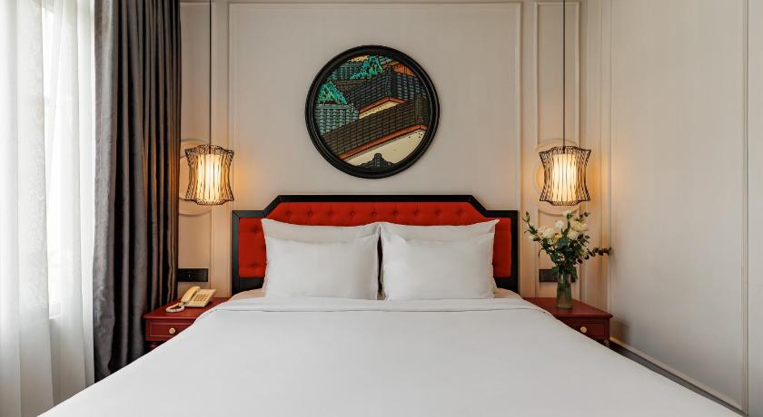 Image of Suite with Balcony - Daily Aroma Massage Inclusive For 2 pax 4
