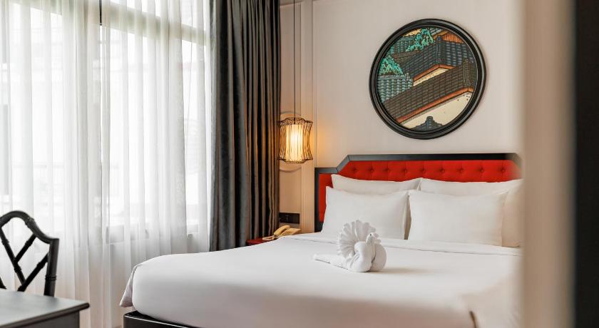 Image of Suite with Balcony - Daily Aroma Massage Inclusive For 2 pax 3