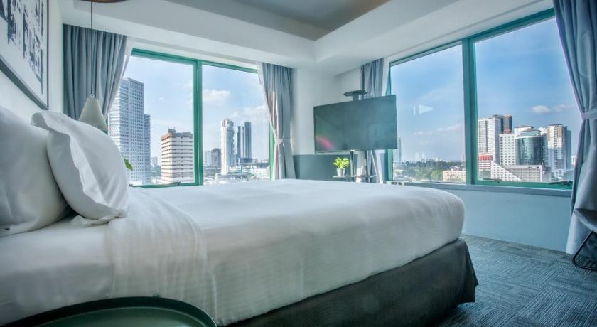 Image of Deluxe King Room 0