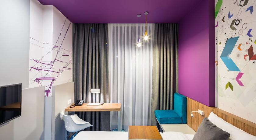 صورة سرير كوين قياسي (Standard Queen Bed) 5
